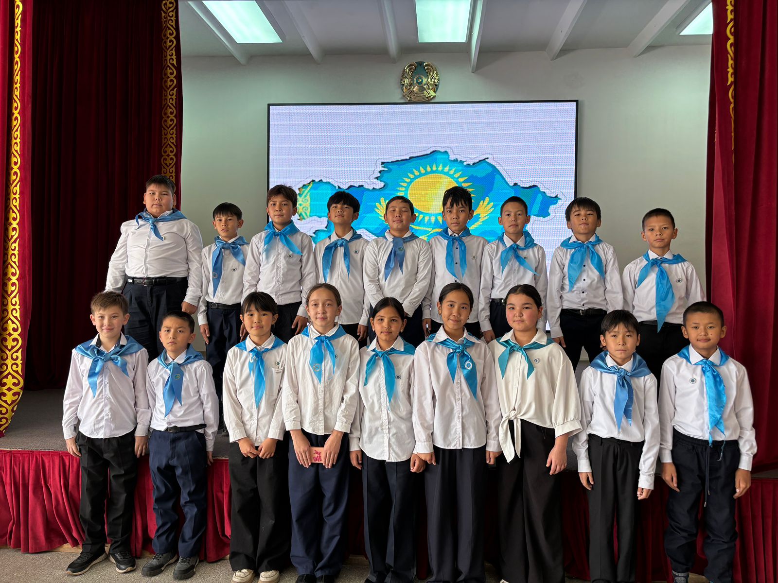 25 қазан-Республика күніне орай 1,5 оқушыларын бірыңғай "Жас Ұлан" және "Жас Қыран"" ұйымына қабылдау.